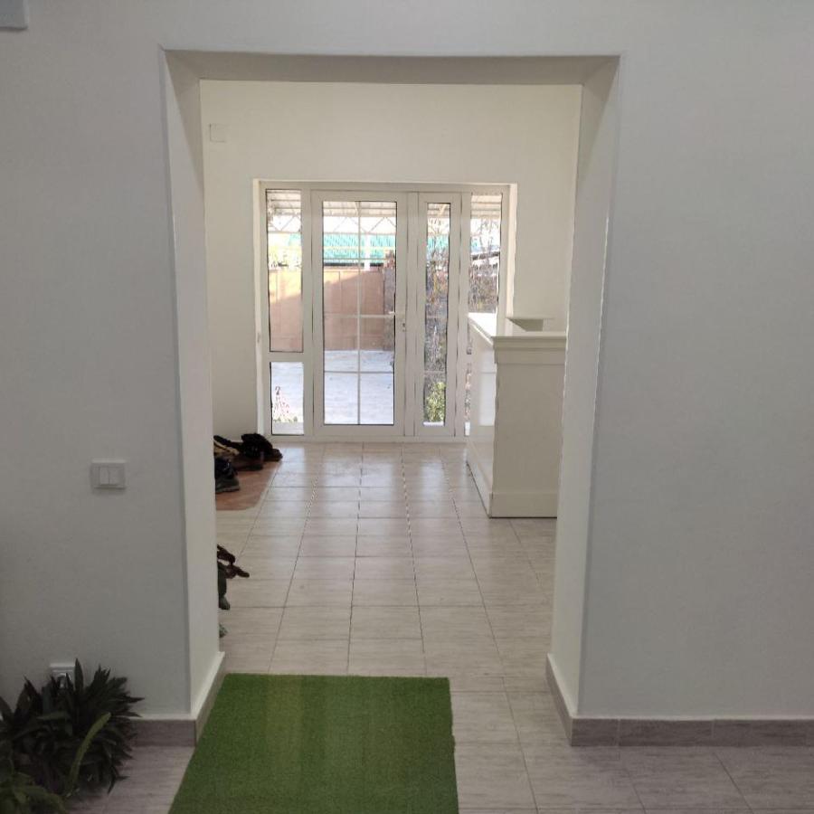 Abs Guest House 奥什 外观 照片